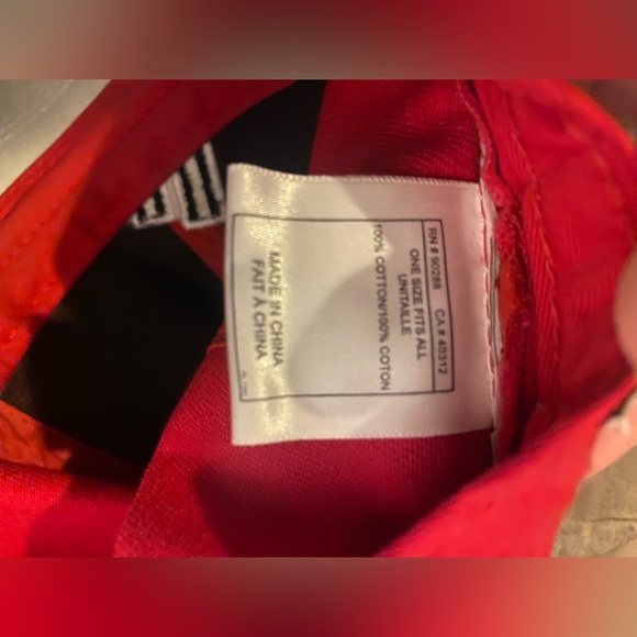 Red adidas baseball hat - Picture 3 of 9